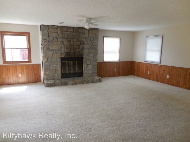 Building Photo - 4 br, 2.5 bath House - 1161 S Elm Street