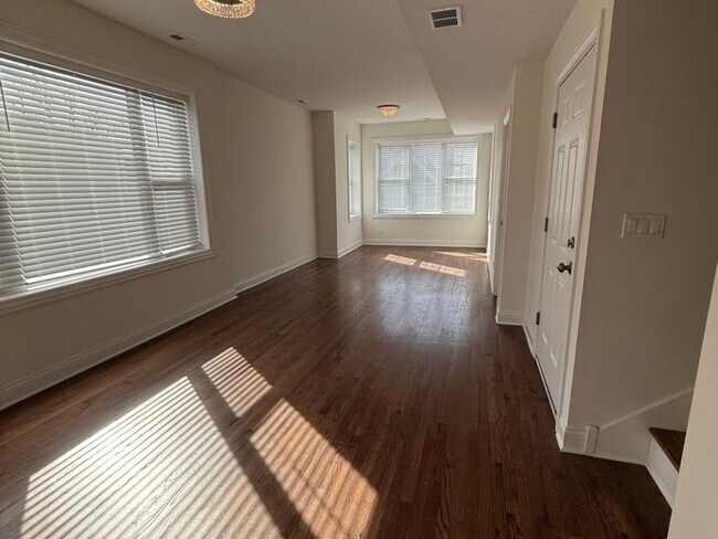 Foto del edificio - 4435 S Washtenaw Ave.