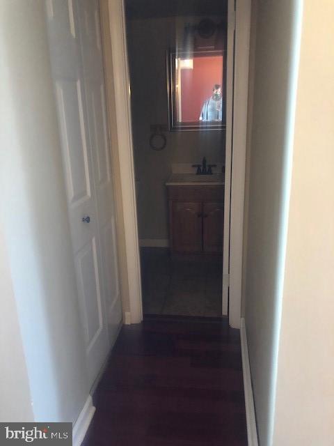 Building Photo - 372 Milford Ct