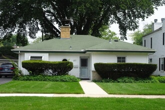 Building Photo - 817 Goodwin Dr