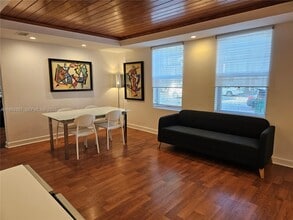 Building Photo - 622 15th St