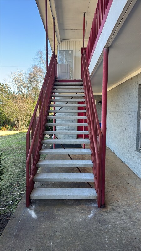 Building Photo - 701 Canada St