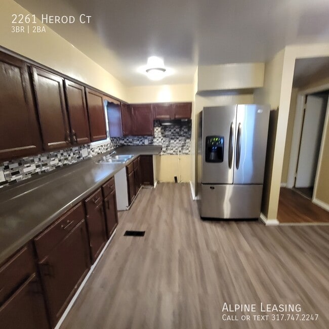 Building Photo - East Warren 3BR/1.5BA House w/Garage!