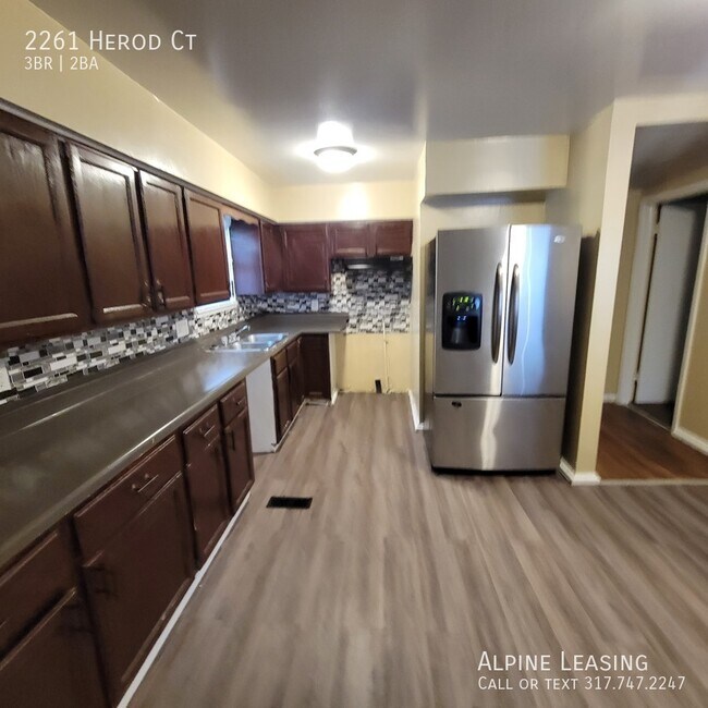Foto del edificio - East Warren 3BR/1.5BA House w/Garage!