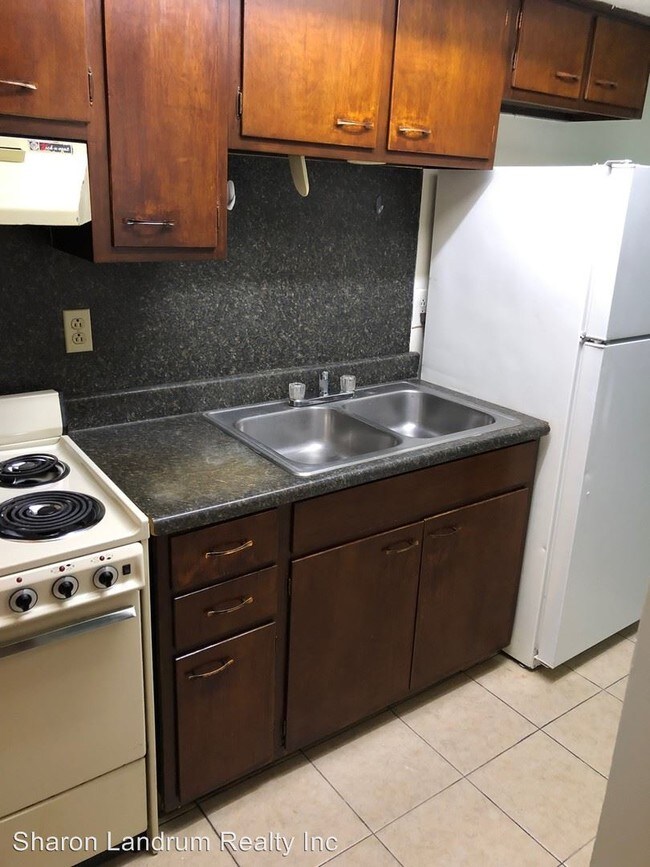 Foto del edificio - 3210-3216 Chinquapin Ln