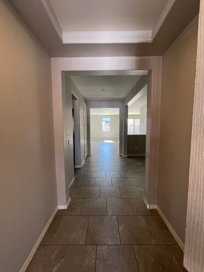 Foto del edificio - 16839 W Woodlands Ave