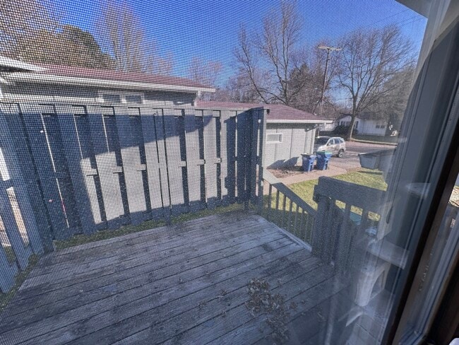 Building Photo - 604 Brown St