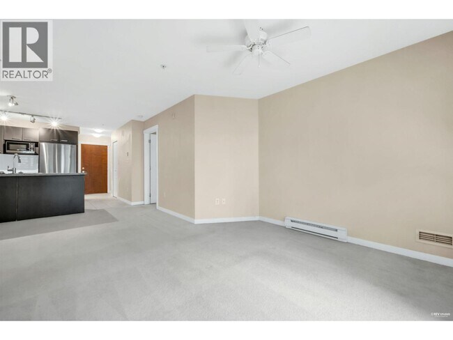 Photo du bâtiment - 9399-9399 Tomicki Ave