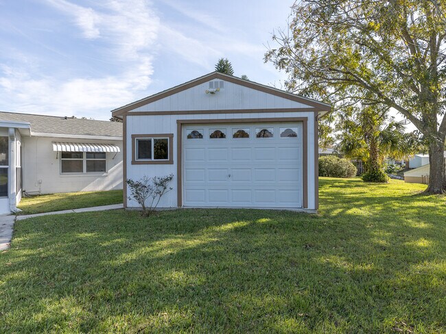 Building Photo - 1631 Canal Ct