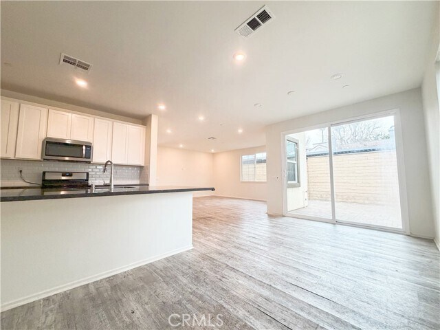 Building Photo - 5372 Malibu Way