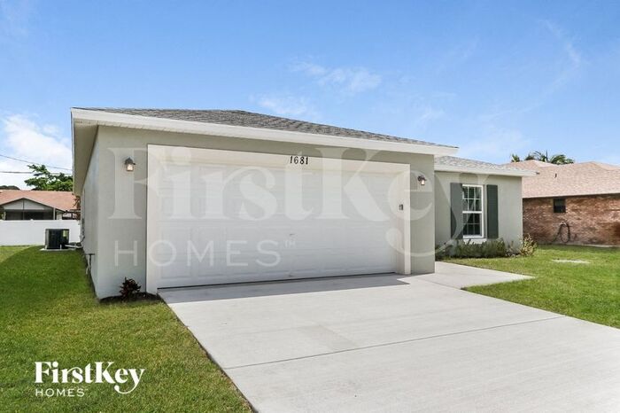 Foto principal - 1681 SE Mariner Ln