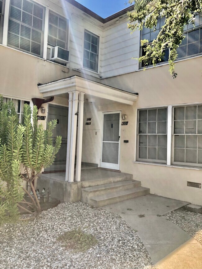 4321 Cahuenga Blvd Unit 4321, Toluca Lake, CA 91602 Apartments in