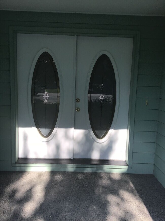 Foto del edificio - Quiet Peaceful 3 bedroom 2 bath Single Level home located in Central Point