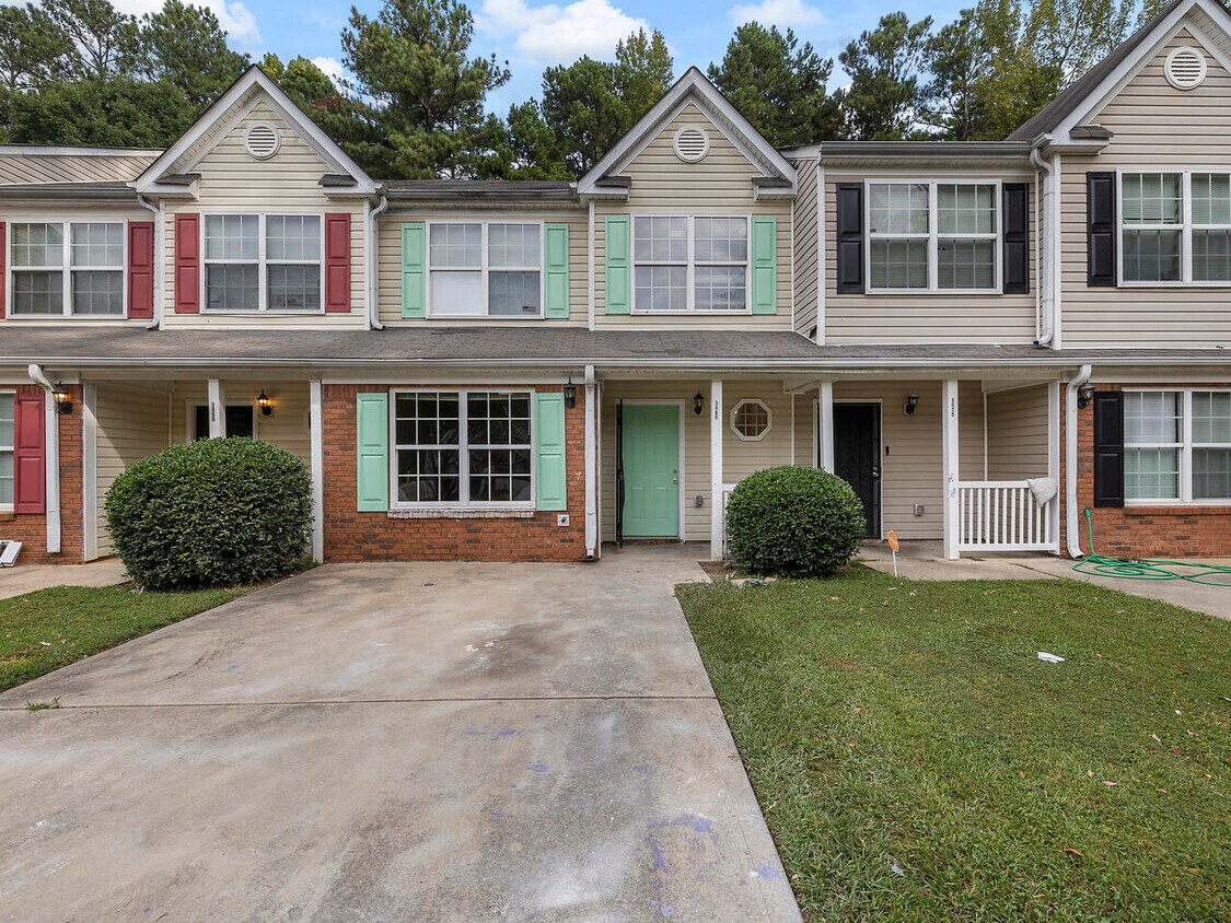 Primary Photo - 1465 Maple Valley Ct