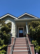 Building Photo - 546 NE 80th St