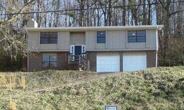 Building Photo - 8905 Valley Hill Dr