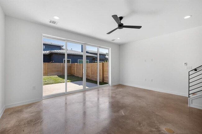 Building Photo - 914 Taulbee Ln
