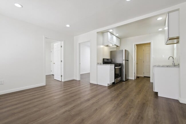 Foto del edificio - 366 E 55th St