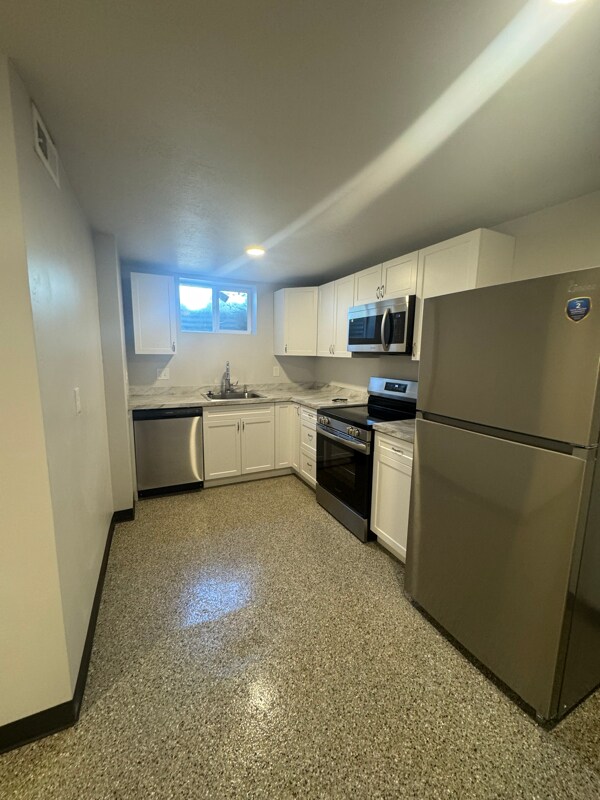 Foto principal - 639 S Coleman St