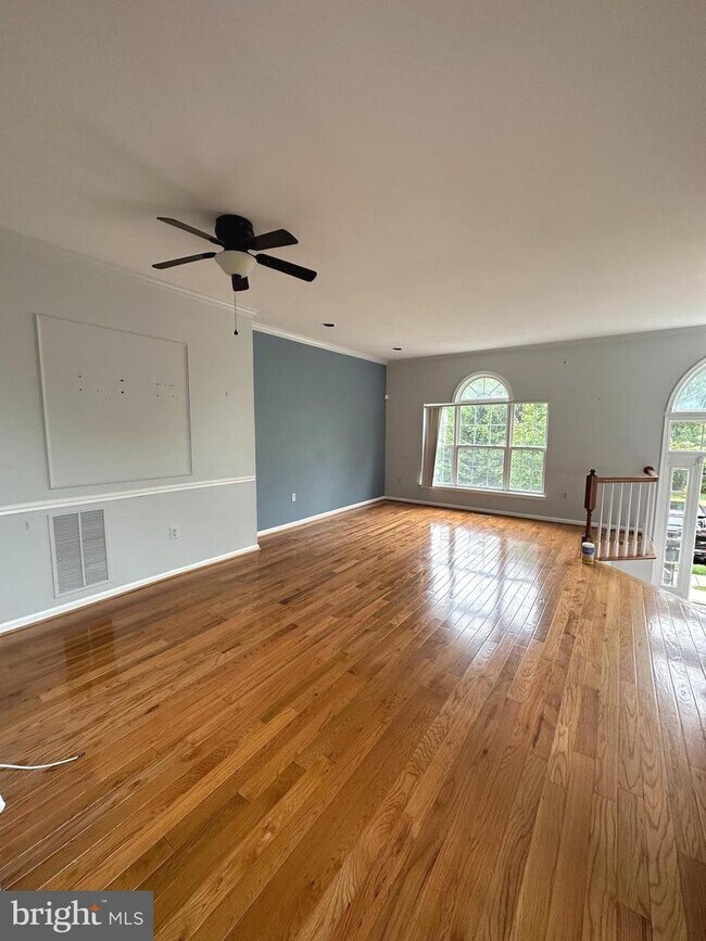 Building Photo - 15625 Three Otters Pl