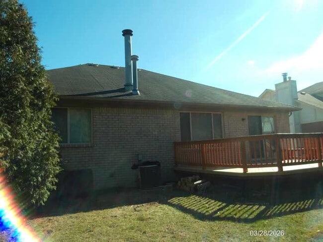 Building Photo - 2081 Newburgh Dr