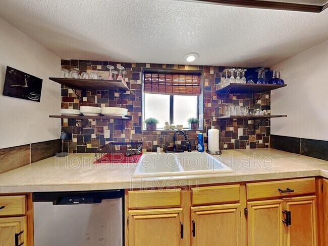 Foto del edificio - 2470 Huntington Dr