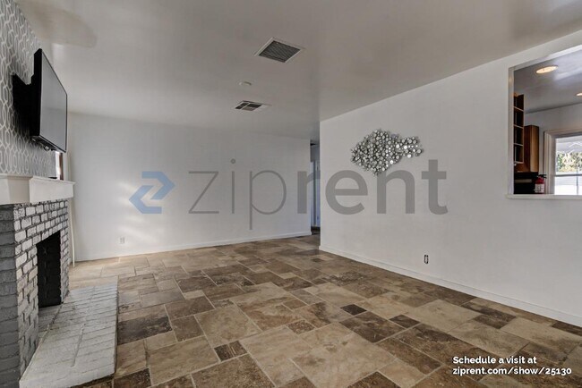 Building Photo - 4113 Cll San Antonio