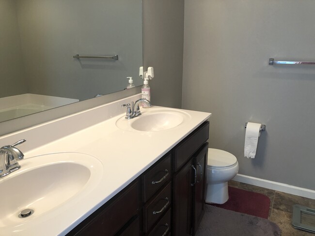 Foto del edificio - 8959 SW Village Loop