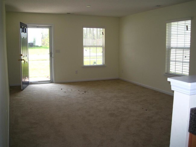 Building Photo - 5 Habitat Ct