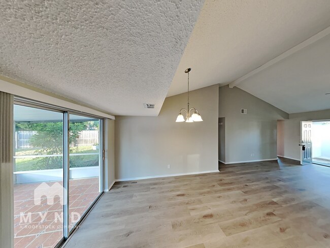 Foto del edificio - 7606 Woodland Oaks Ct