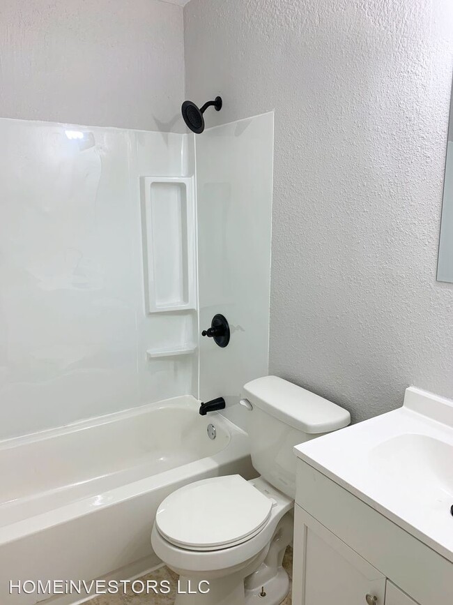 Building Photo - 4056 Oakmont Dr
