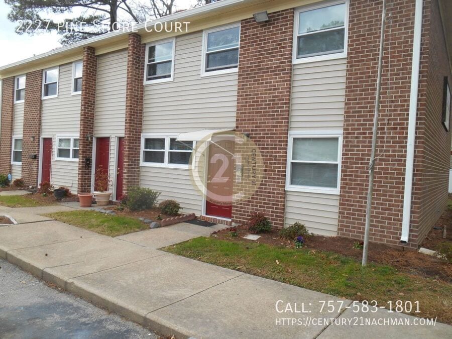 Primary Photo - 2227 Pine Shore Ct