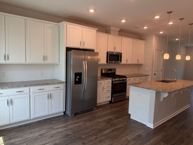 Foto del edificio - 4br 3 bath townhouse in Durham NC