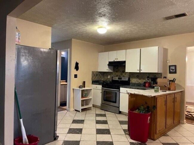 Foto del edificio - 5828 Wellborn Creek Dr