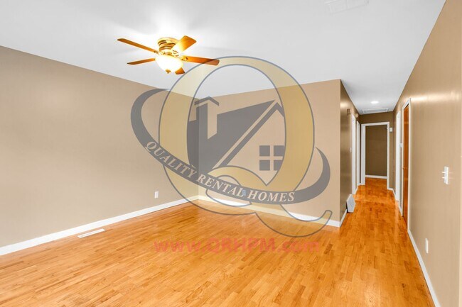 Foto del edificio - Available Now!