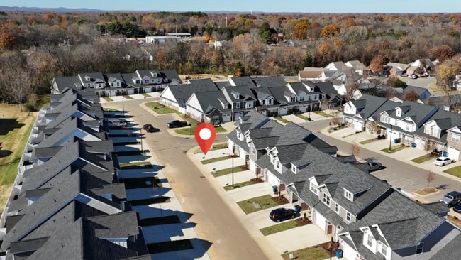 Building Photo - 532 Rohan Dr