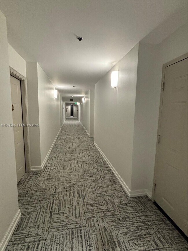 Foto del edificio - 2665 SW 37th Ave