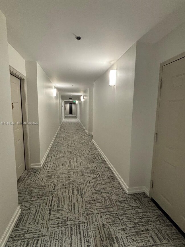 Building Photo - 2665 SW 37th Ave