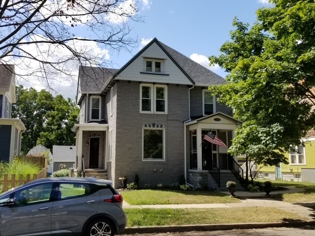 Building Photo - 215 Woodward St