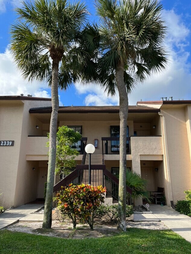 Foto principal - 2339 SW 15th St