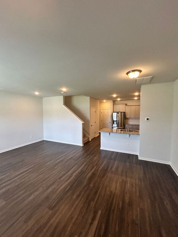 Foto del edificio - 2541 Salem Creek Dr