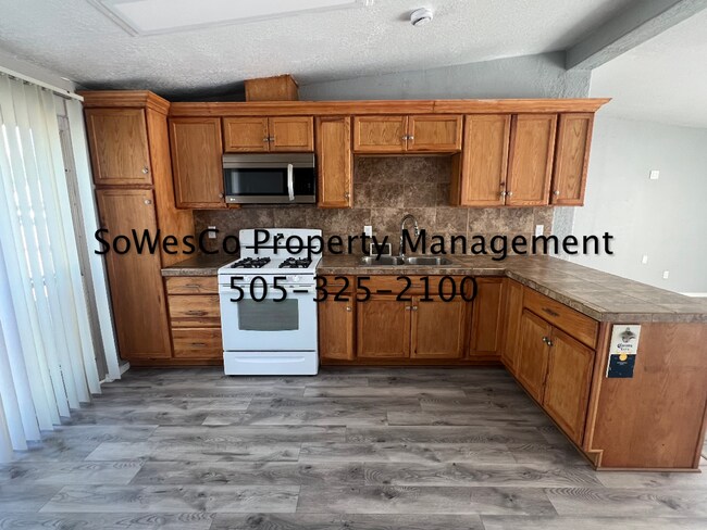 Foto del edificio - 3 Bedroom 2 Full Bath Home near Downtown