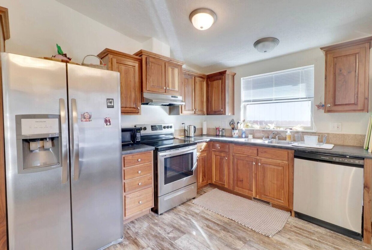 Primary Photo - 3 Bedroom | 2 Bath home in White Salmon.