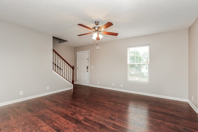 Building Photo - 122 Mary Joe Martin Dr