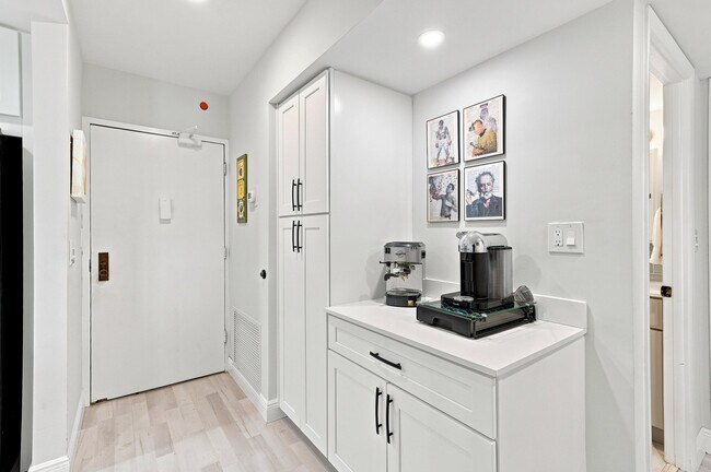 Foto del edificio - 2121 N Ocean Blvd