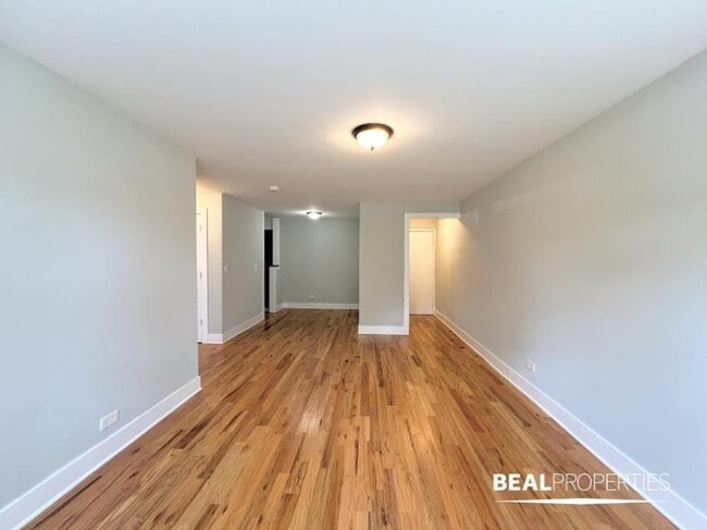 Building Photo - 1 bedroom in HIGHLAND PARK IL 60035