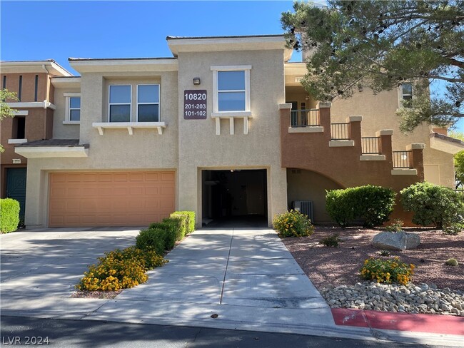 Building Photo - 10820 Amber Ridge Dr