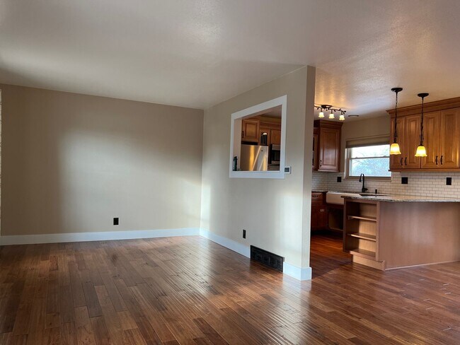Building Photo - Fabulous Home on Corner Lot with Additiona...