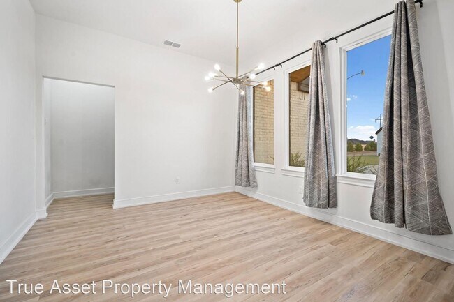Foto del edificio - 4 br, 3 bath House - 501 Brookshire Ave