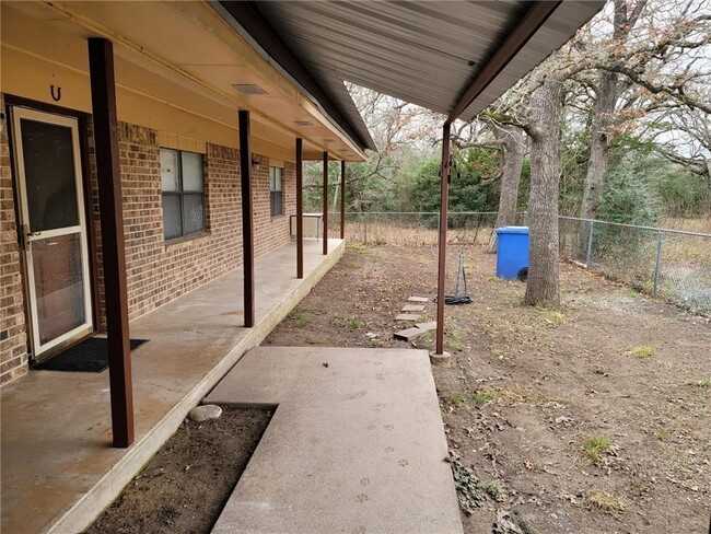 Building Photo - 19219 Hogeye Rd